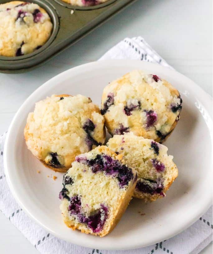 Delicious Bisquick Sour Cream Blueberry Muffins: The Best Recipe You Need, Simple Ingredients for a Tasty Treat