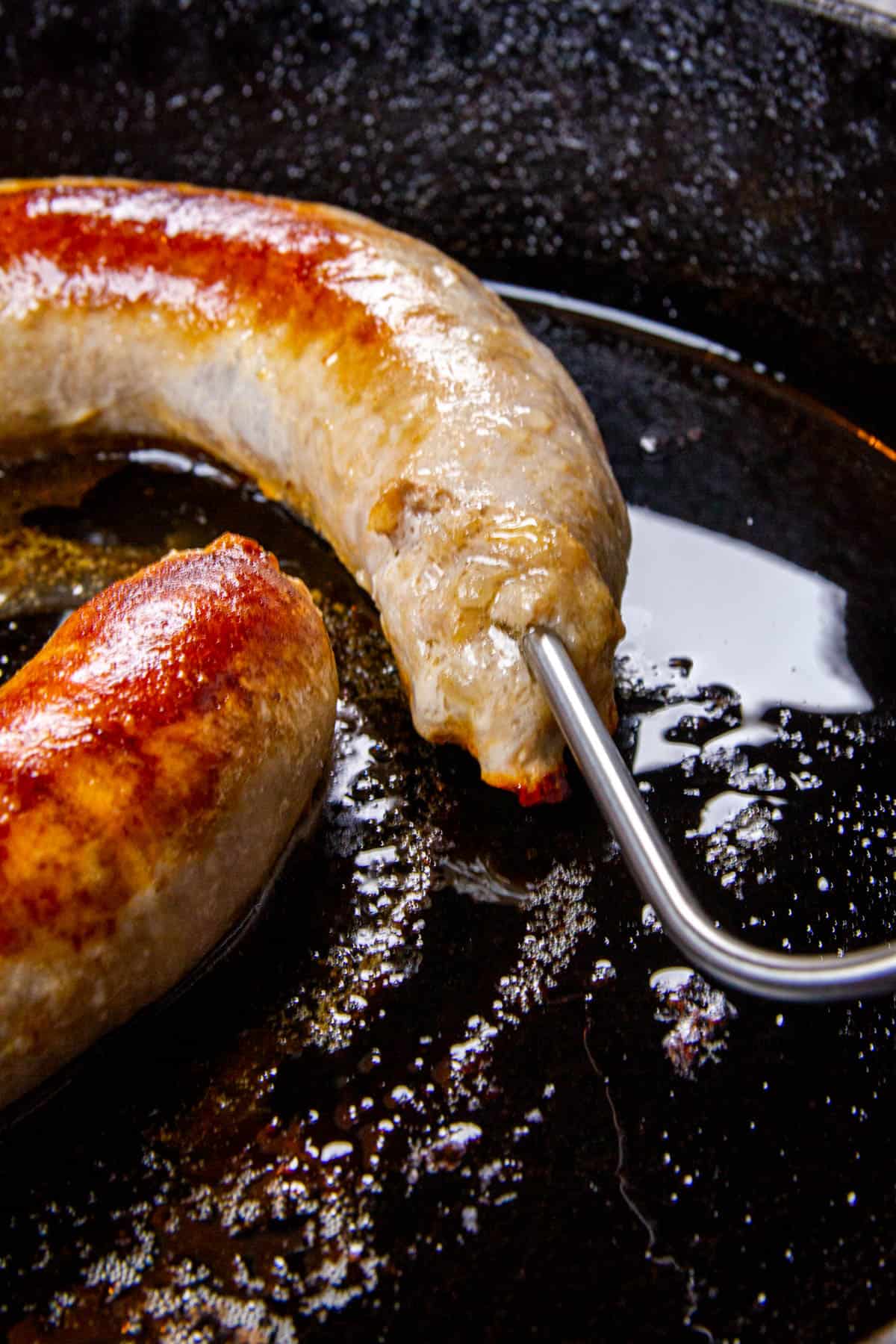 Internal temp for pork sausage: How to tell when its cooked right? Follow these easy steps.