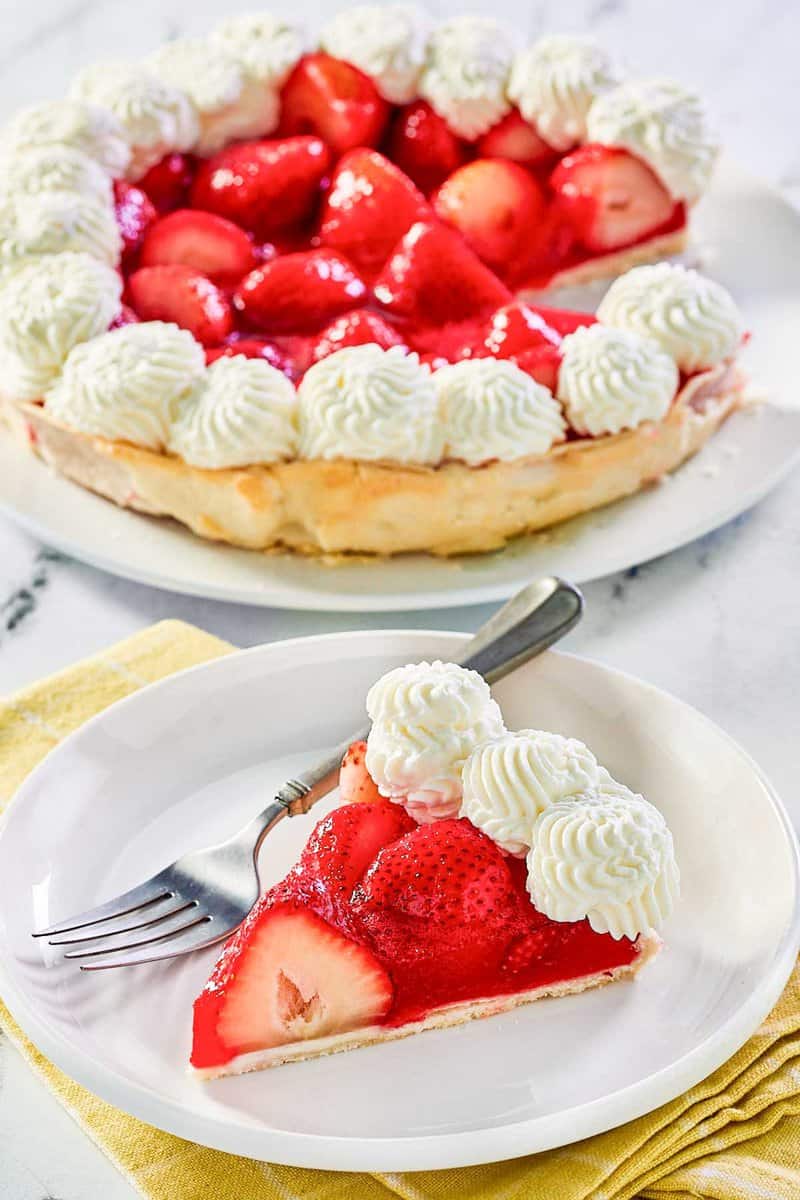 How to make a Shoneys strawberry pie at home: Get that Shoneys taste with this recipe.