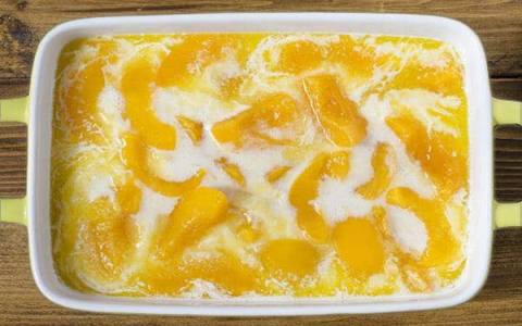 Lazy Peach Cobbler Recipe With Yellow Cake Mix: Try This Super Easy Dessert Tonight!
