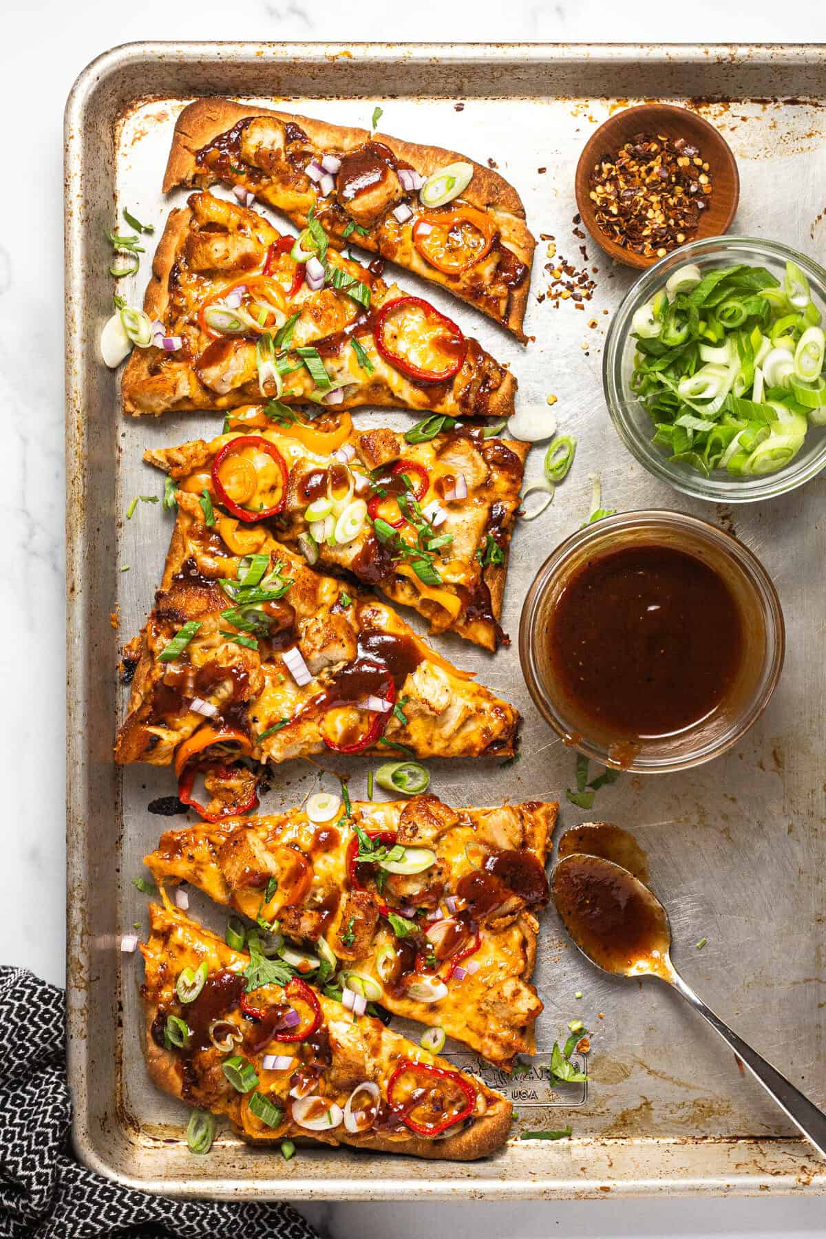 Best BBQ Chicken Flatbread: Easy Homemade Recipe Everyone Will Love!