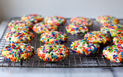 Do Frosted Cookies Need To Be Refrigerated?  Get The Answers You Need Here.