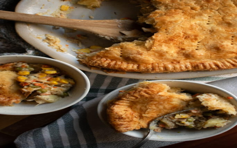 Delicious Chicken Pot Pie Using Crescent Rolls (This Simple Recipe Is a Family Favorite)
