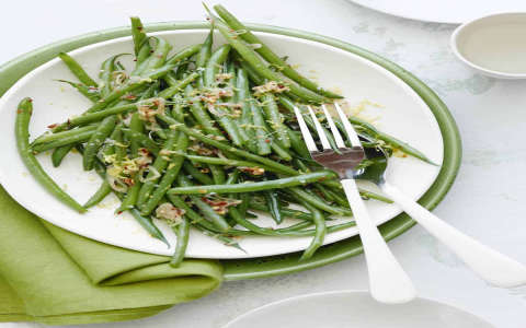 How to make a crack green beans recipe with fresh green beans? Just 5 easy steps