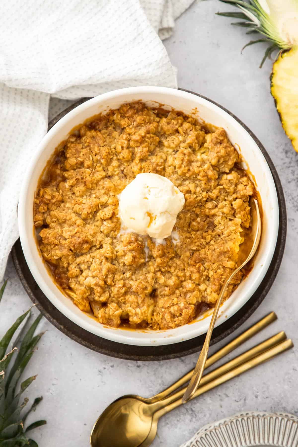 Pineapple Crisp With Fresh Pineapple: How To Make The Best Dessert!