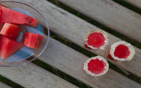 Watermelon Moonshine Recipes Using Everclear: Try These Refreshing Drinks Now