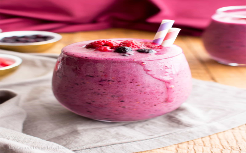 Quick and Easy Banana Strawberry Smoothie No Yogurt Perfect for a Healthy Breakfast
