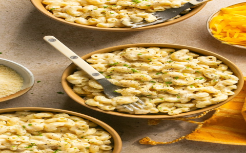 How to Make Macaroni and Cheese Corn Casserole in a Crock Pot (Perfect for Busy Weeknights)