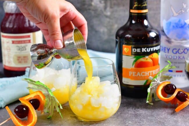 Yummy Cocktail Drink (Mixing Peach Schnapps Orange Juice, Must Try)