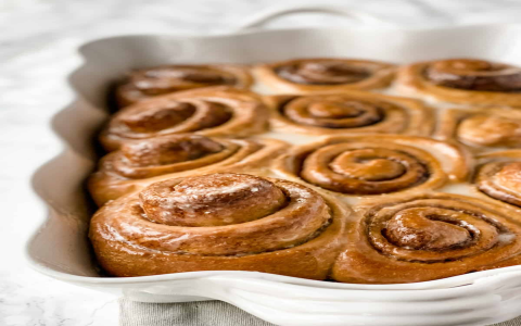 How to make cinnamon rolls with pancake mix: A simple step-by-step guide for tasty treats!