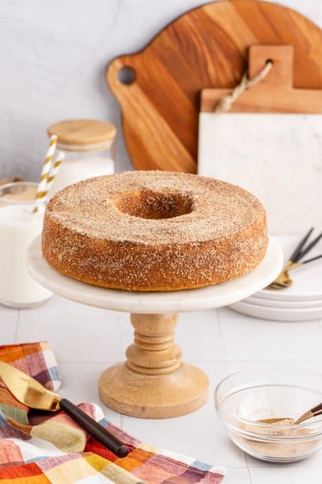 Make Apple Cider Donut Cake with Betty Crocker Mix | This Easy Dessert is Perfect for Fall