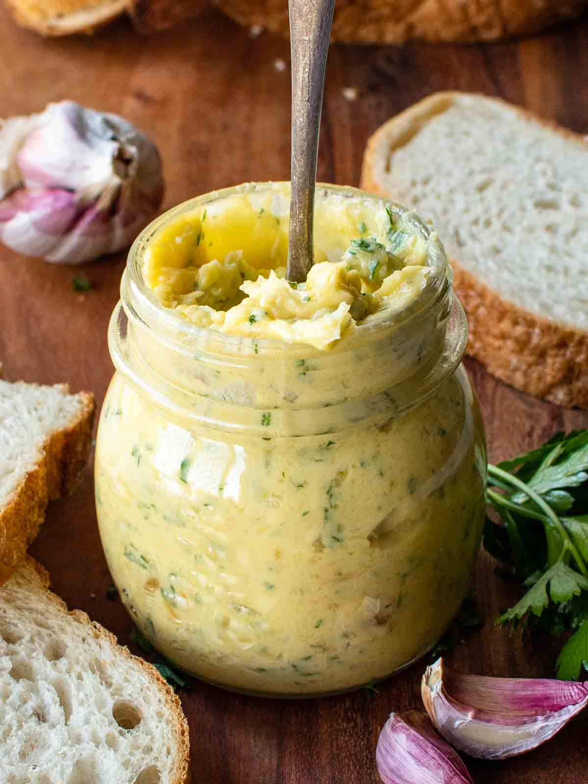 How to make roasted garlic butter at home? Super easy guide for beginners.