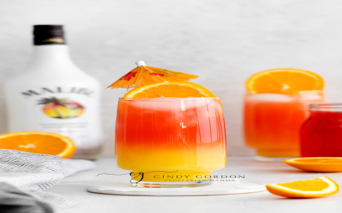 Yummy Cocktail Drink (Mixing Peach Schnapps Orange Juice, Must Try)