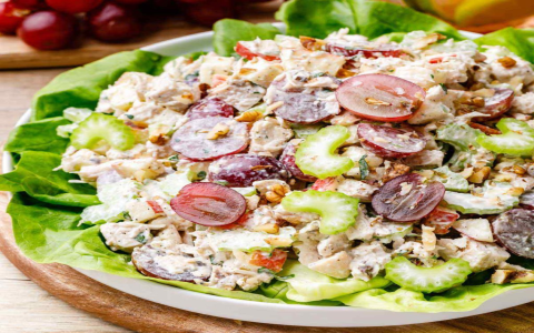 Delicious Chicken Salad with Apples and Walnuts: Simple Steps to Make the Perfect Dish