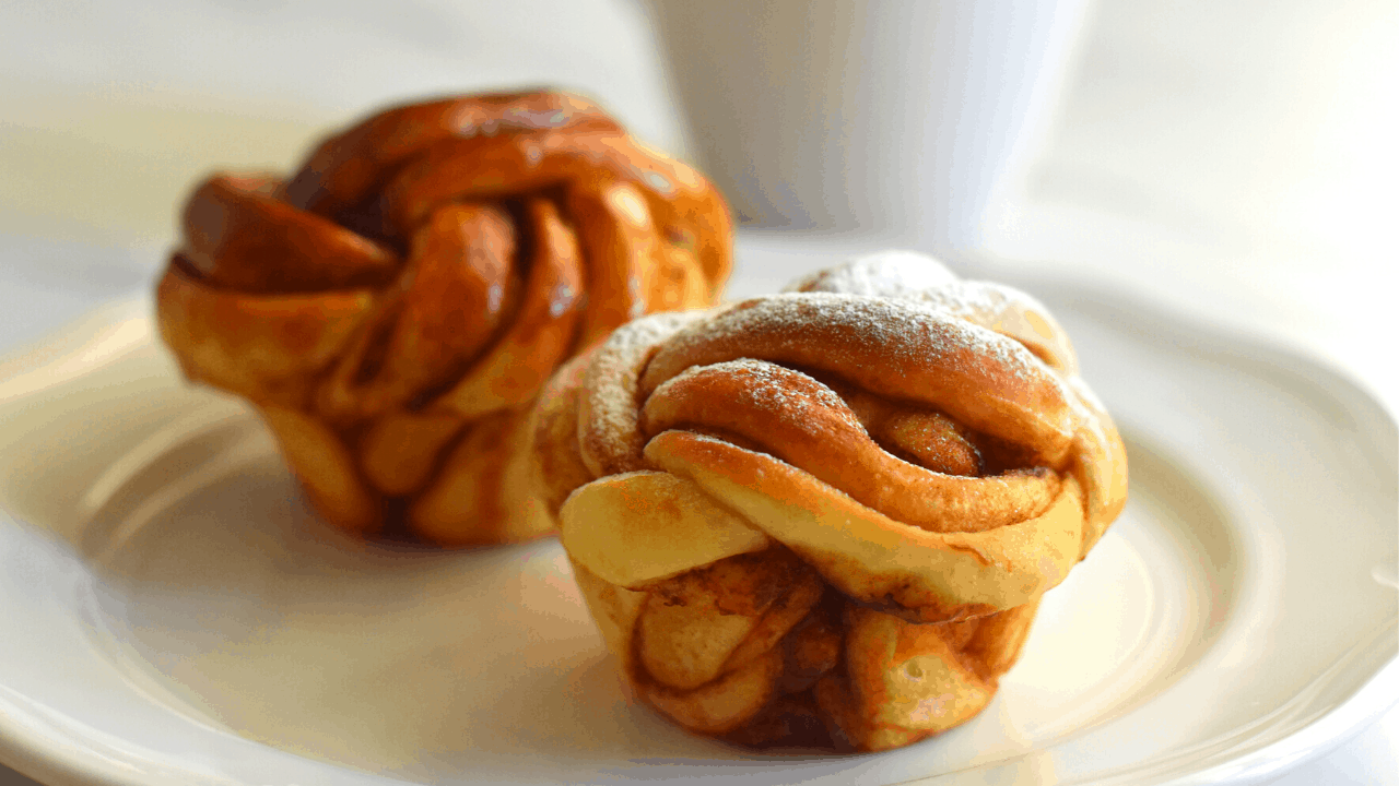 Can You Cook Cinnamon Rolls in a Muffin Pan? A Simple Method!