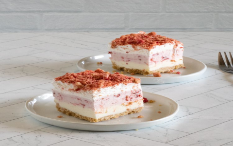 Yummy Strawberry Shortcake Crunch Ice Cream: Make this Dessert Now!
