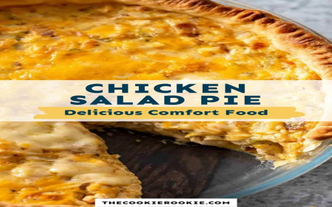 Chicken Pot Pie: What Salad is a Good Match? Easy Guide for a Great Meal!
