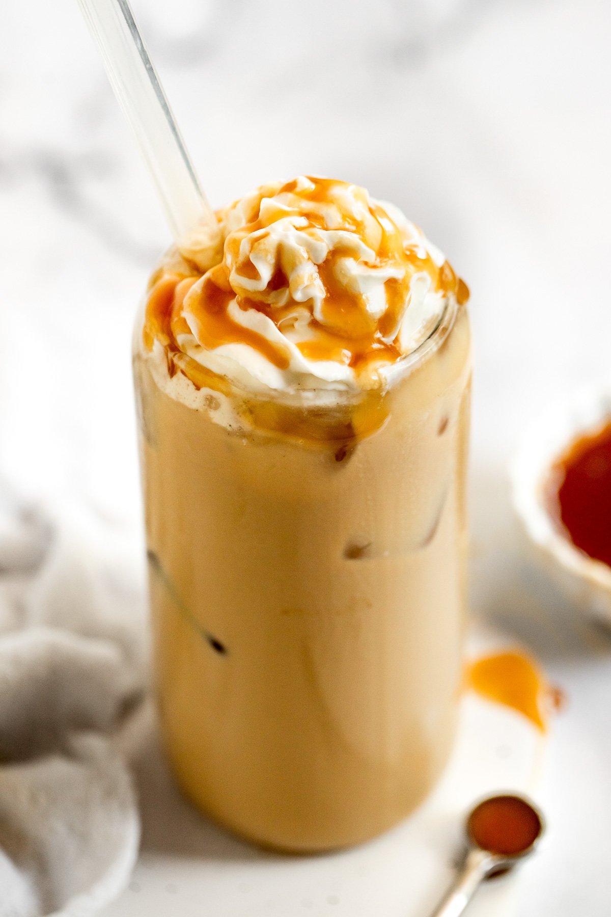 How to make an iced caramel latte? Easy guide for the proper way to make an iced caramel latte at home