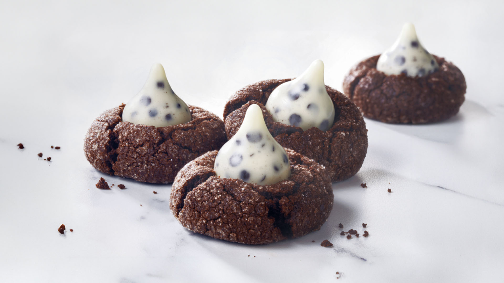 How to Make Cookies n Creme Chocolate Blossom Cookies at Home?