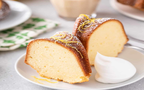 How to Make 4-Ingredient Lemon Cream Cheese Dump Cake: Step-by-Step Guide!
