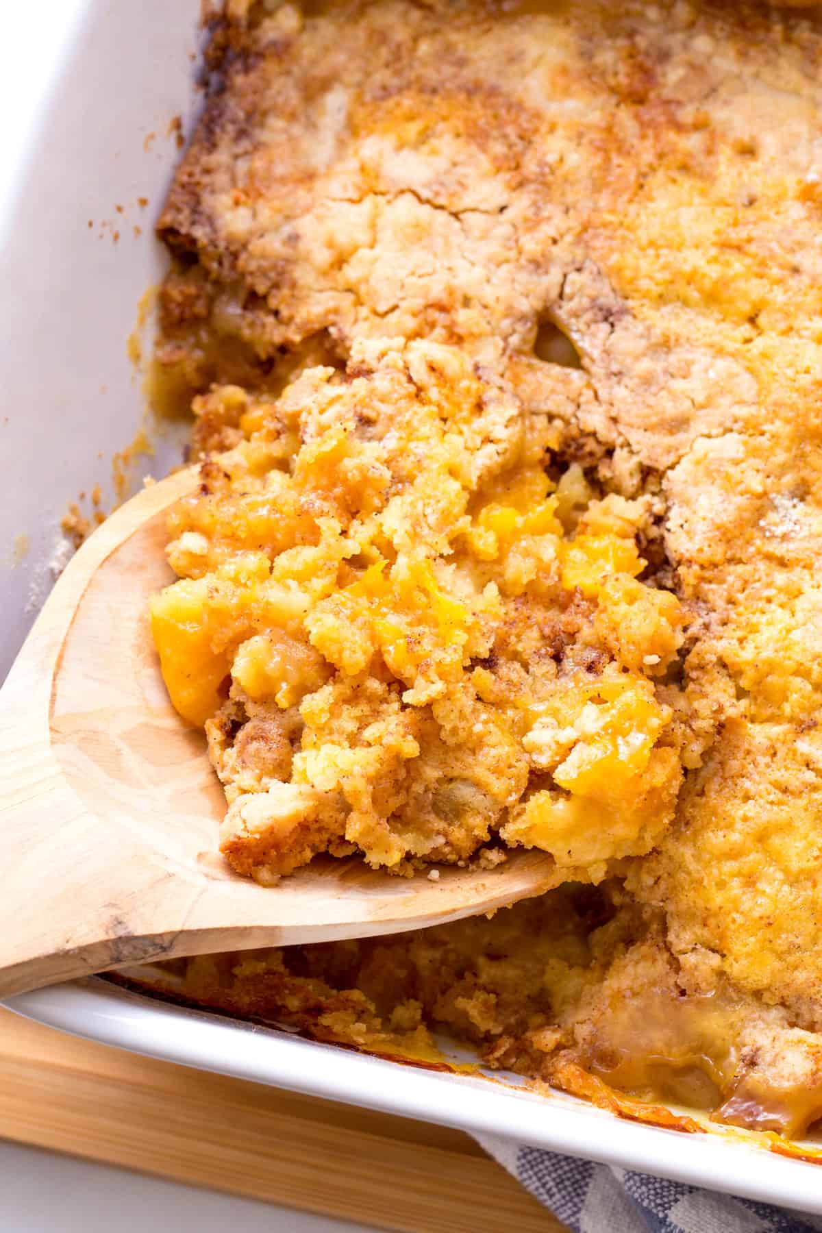 Easy Peach Cobbler: How to Make It with Cake Mix