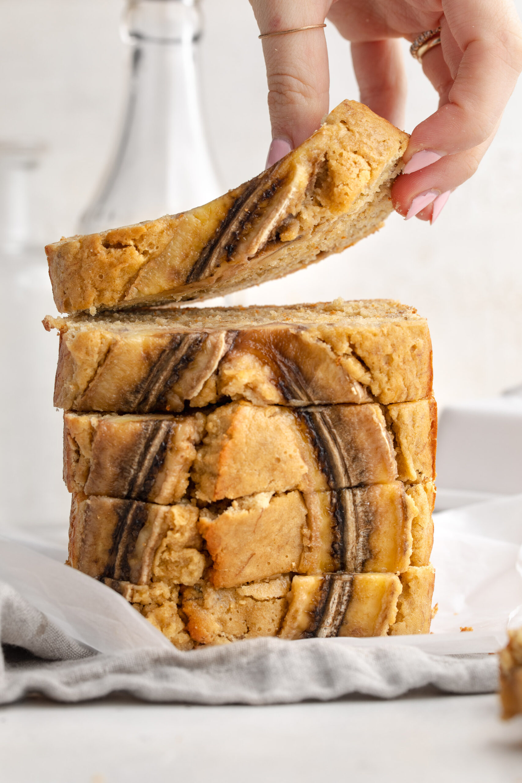 Quick 4 Ingredient Flourless Banana Bread-The Best Healthy Snack Ever!