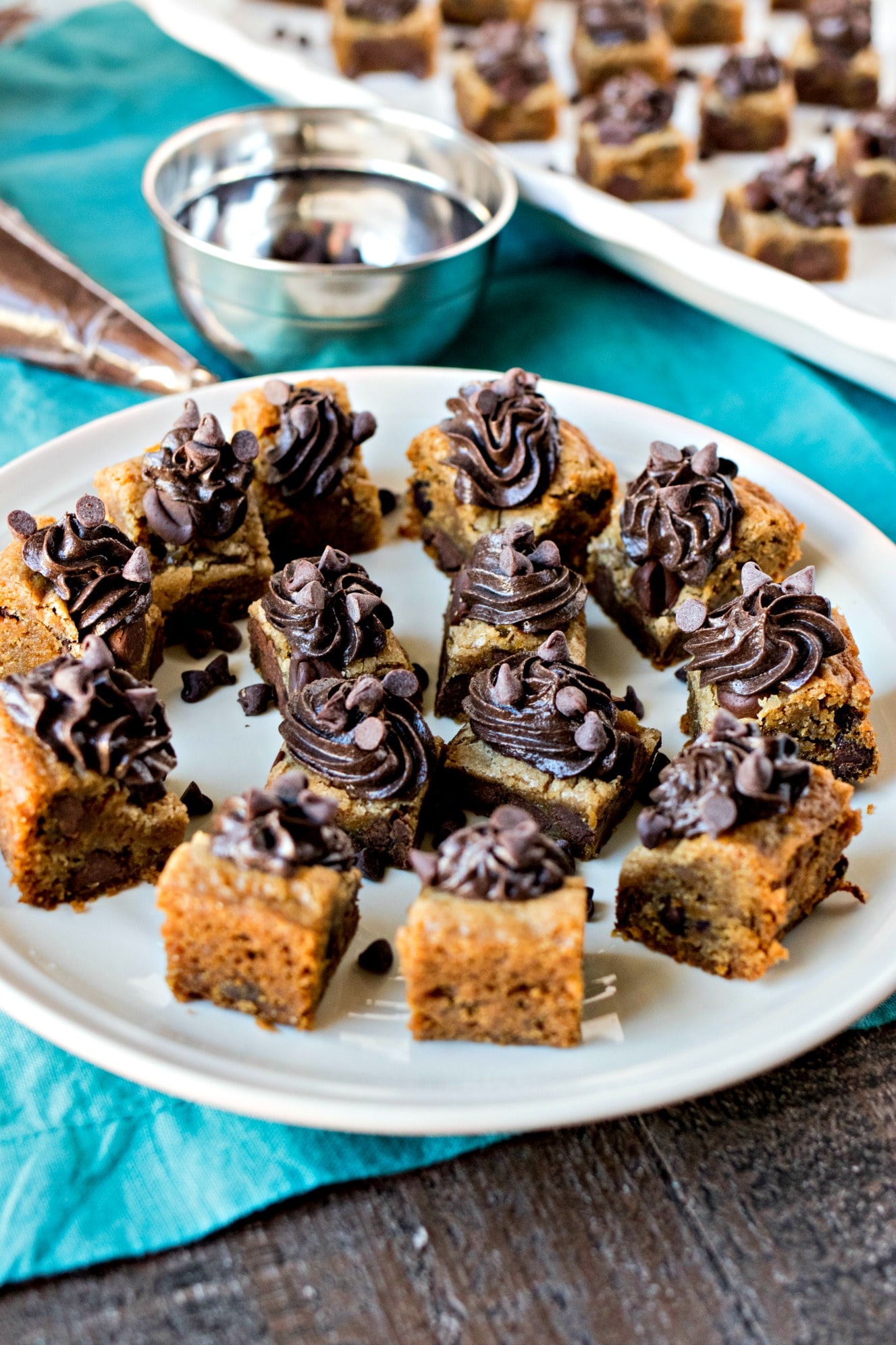 Make Fudge with Icing? Yes! + Chocolate Chips, Yummy.