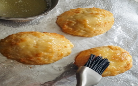Air Fryer Biscuits: Can You Make Them? (Simple Guide)