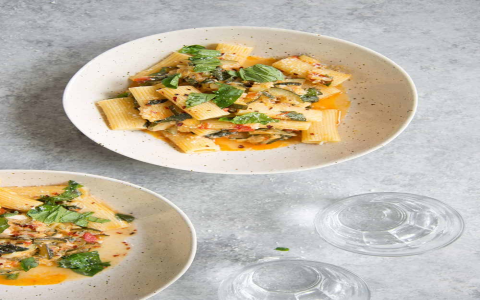 Caramelized Lemon and Zucchini Pasta: Easy Recipe for a Quick Weeknight Dinner!