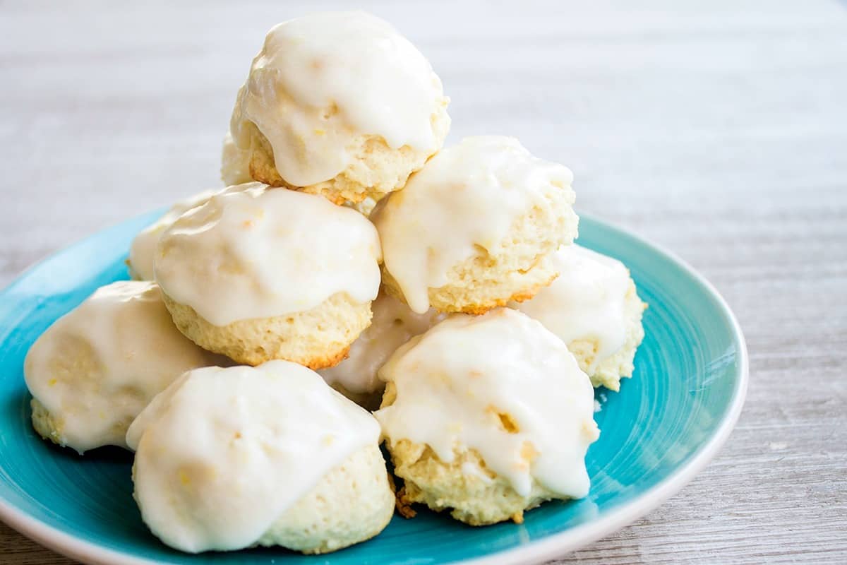 Italian Lemon Cookies and Powdered Sugar: Your Go-To Dessert