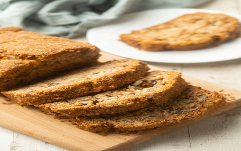 Yummy Banana Bread with Dried Cranberries: A Family Favorite!