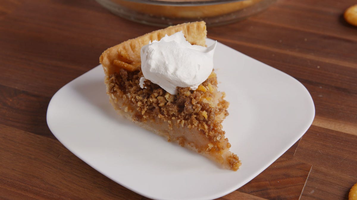 Ritz Cracker Mock Apple Pie History: The Amazing Story of a Classic Dessert!