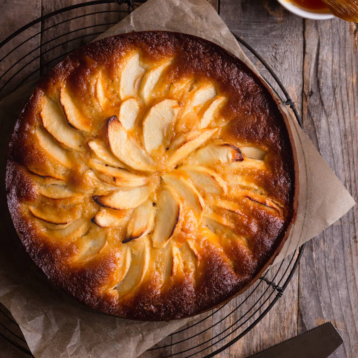 German Apple Cake with Almond Flour: Easy Recipe & Delicious!