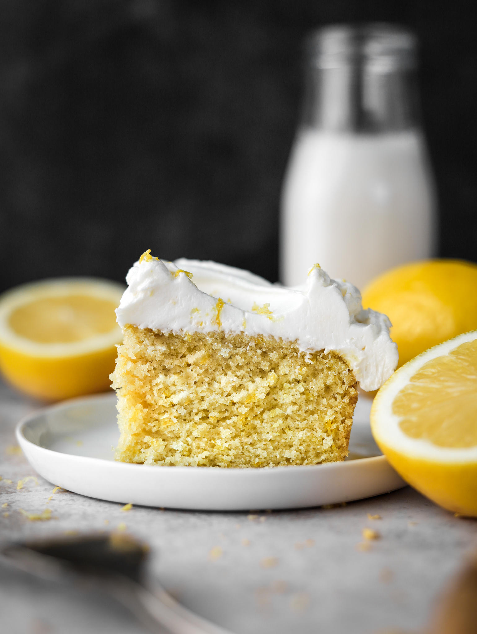 Lemon Extract in Cake Mix: How Much to Add for Perfect Flavor?