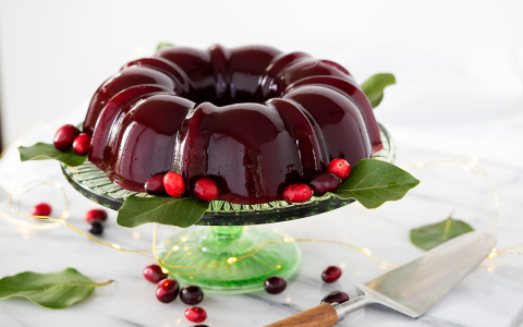 Best Cranberry Bundt Cake Recipe + Cranberry Sauce Guide.