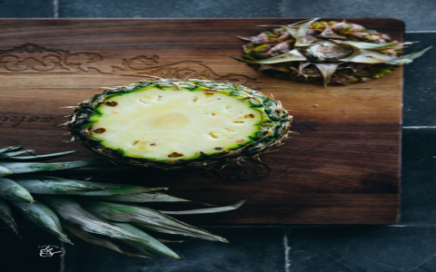 What to do with underripe pineapple? Tasty recipe ideas!