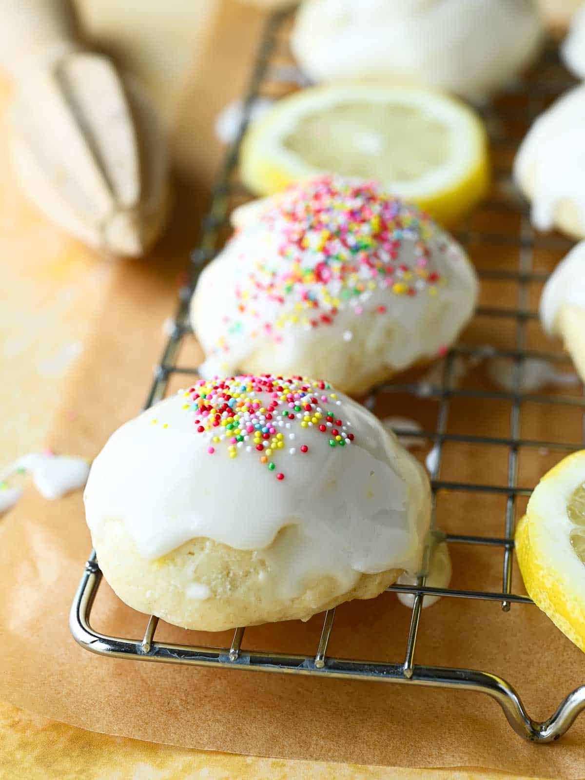 Italian Lemon Cookies and Powdered Sugar: Your Go-To Dessert