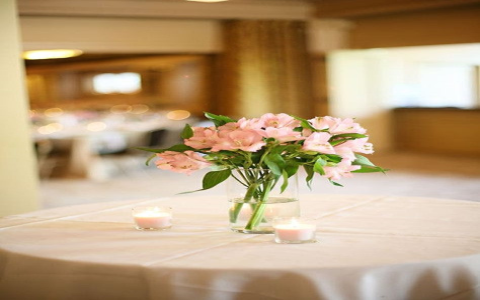 DIY Centerpieces: Inexpensive White Flowers (Simple Guide)